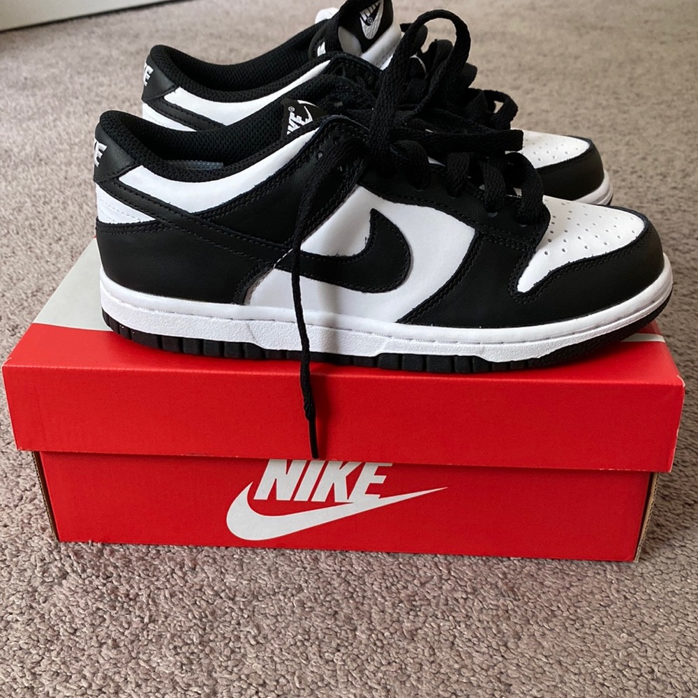 Deadstock Black and White (Panda) Dunks GS 4.5